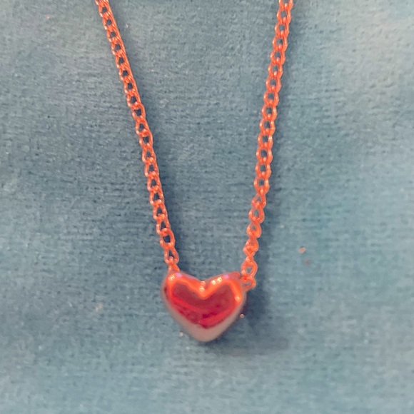 Gold heart pendant and chain - Picture 3 of 4